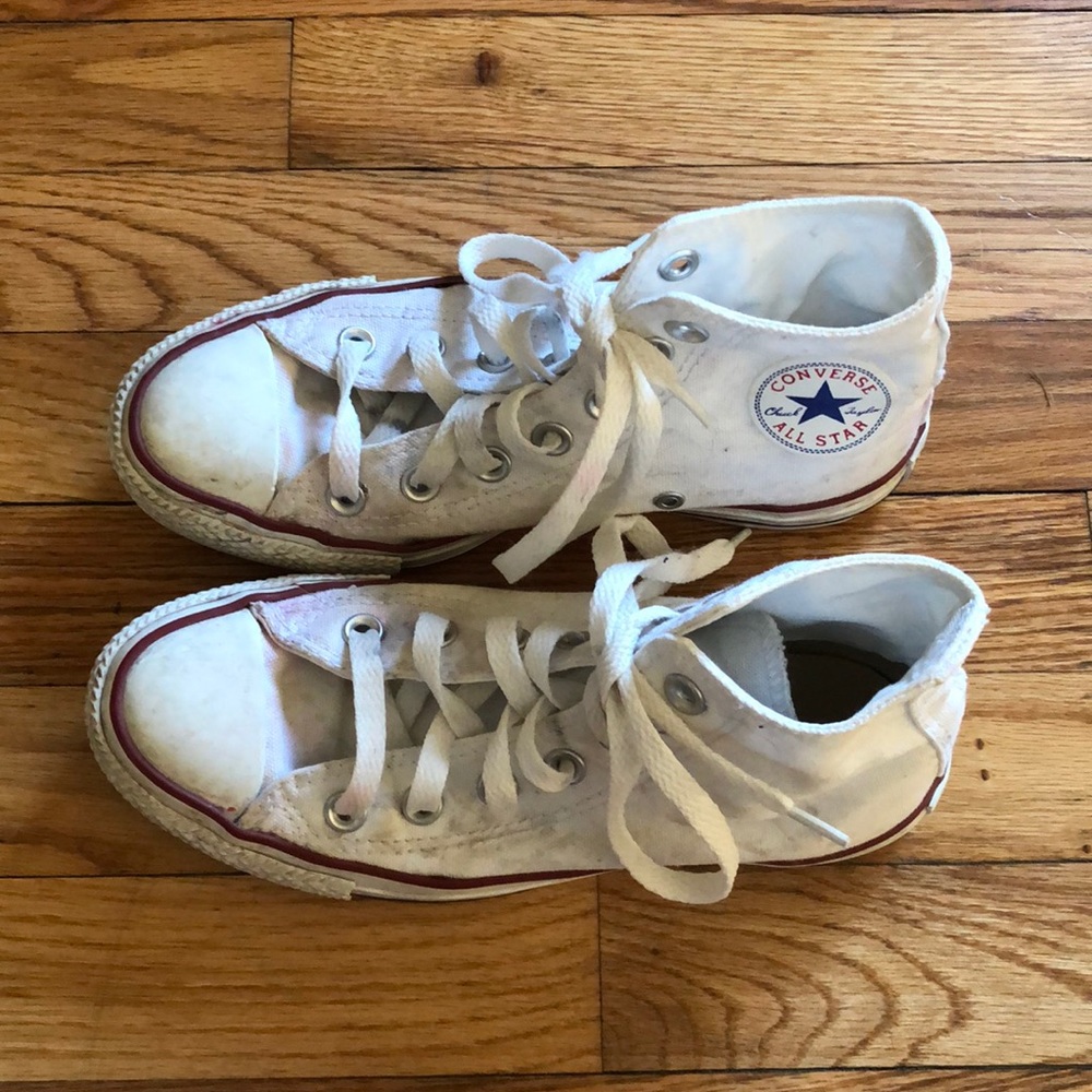 Converse all star high tops in white.